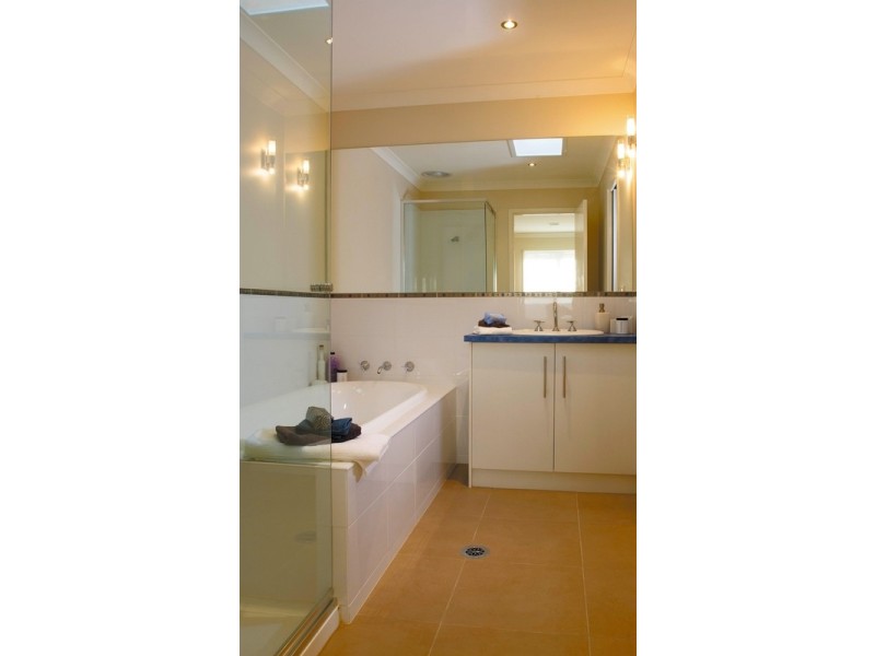 10 Budawang Place, Tatton NSW 2650