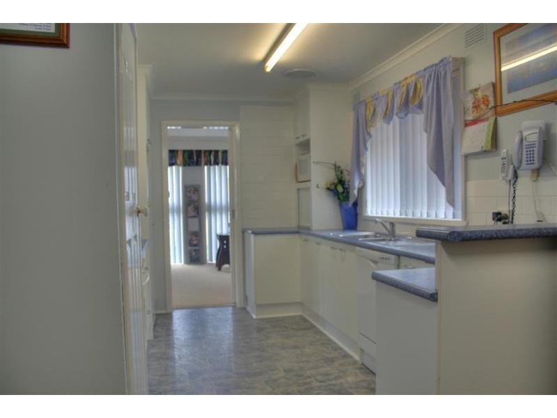 1 Bass Street, Lake Albert NSW 2650