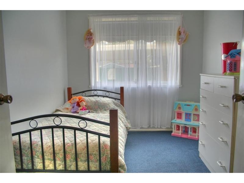 1 Bass Street, Lake Albert NSW 2650
