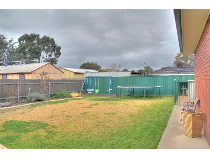 1 Bass Street, Lake Albert NSW 2650