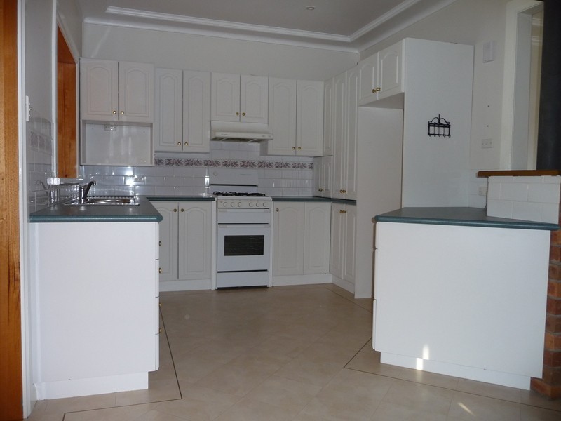 9 Ceduna Street, Mount Austin NSW 2650