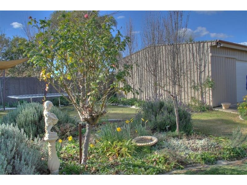 48 Kimberley Drive, Tatton NSW 2650