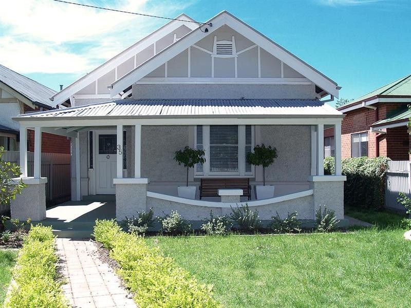 35 Thorne Street, Wagga Wagga NSW 2650