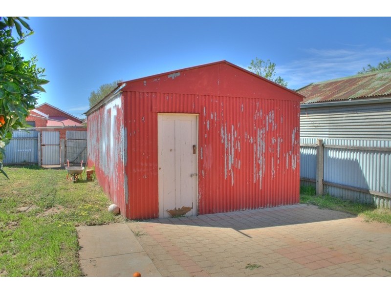 35 Thorne Street, Wagga Wagga NSW 2650