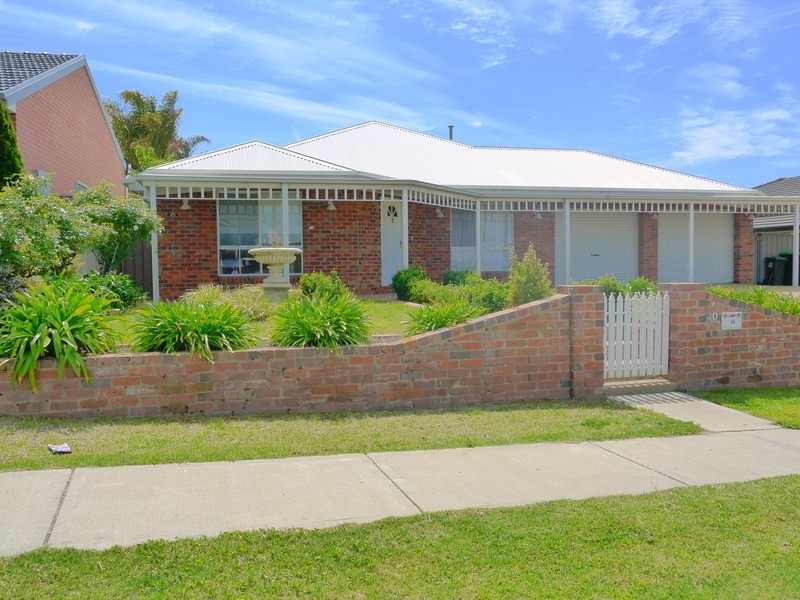 30 Stirling Boulevard, Tatton NSW 2650