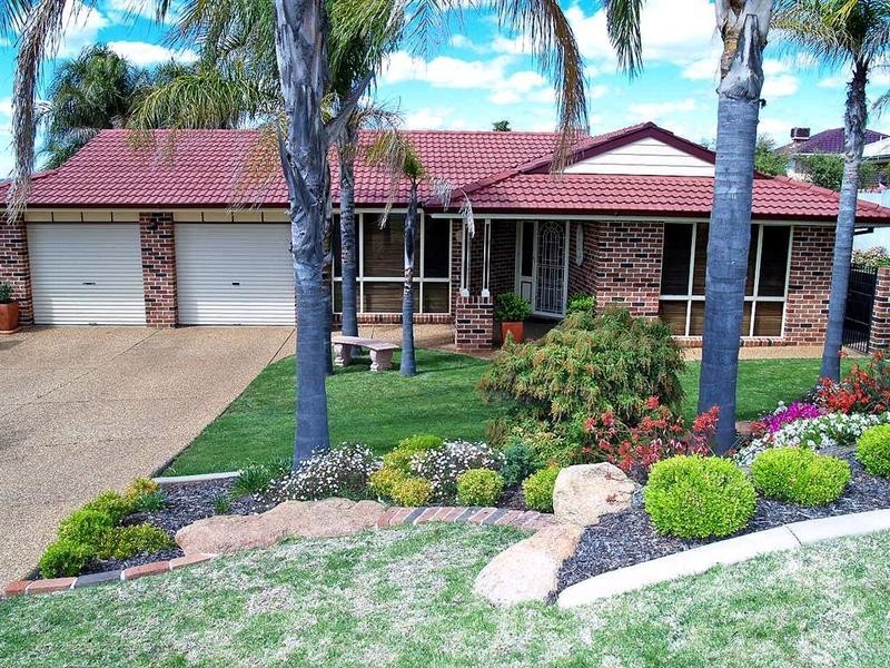 70 Simkin Crescent, Wagga Wagga NSW 2650