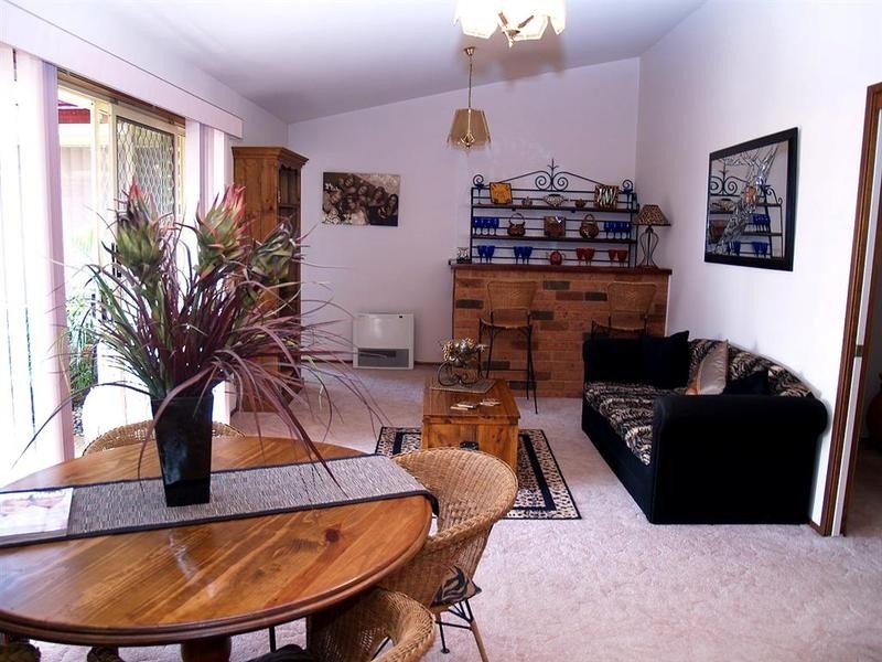 70 Simkin Crescent, Wagga Wagga NSW 2650