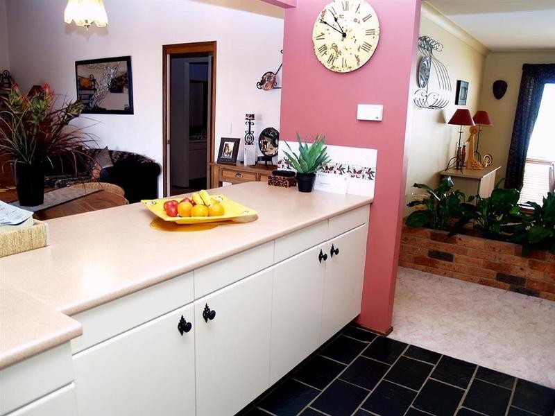 70 Simkin Crescent, Wagga Wagga NSW 2650