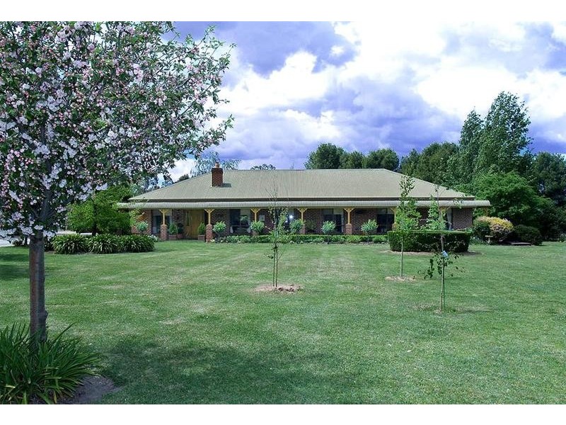 3 Hakea Place, Wagga Wagga NSW 2650