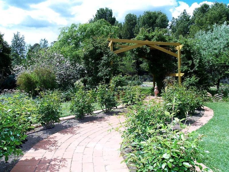 3 Hakea Place, Wagga Wagga NSW 2650