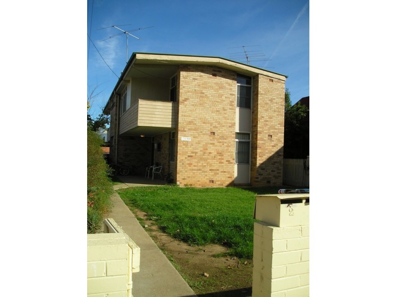 2/74A Tompson Street, Wagga Wagga NSW 2650