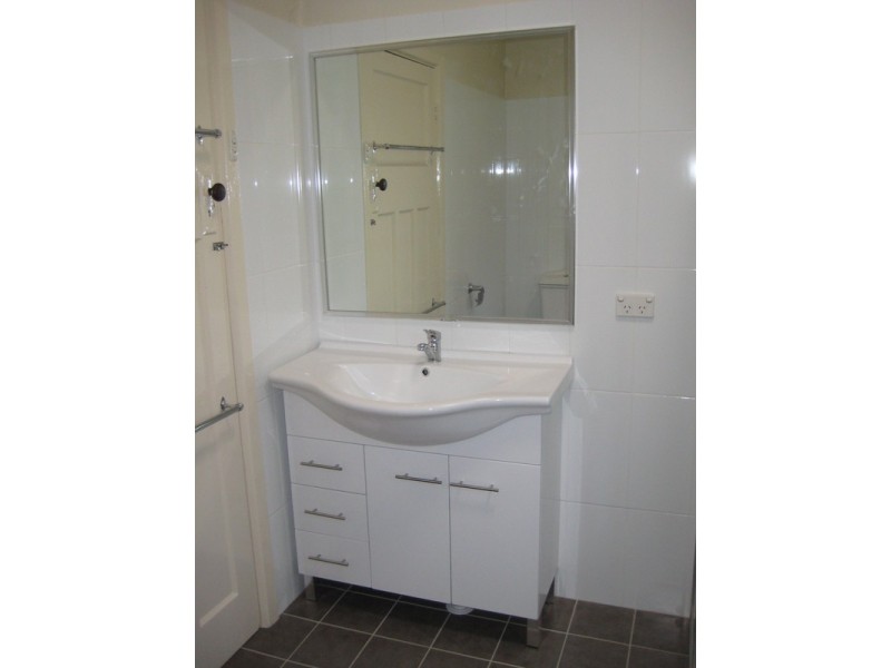 75 Docker Street, Wagga Wagga NSW 2650