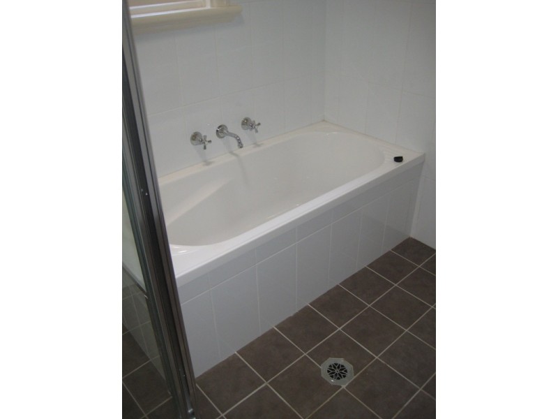 75 Docker Street, Wagga Wagga NSW 2650