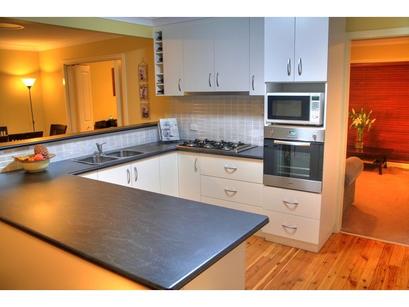 9 Banks Avenue, Kooringal NSW 2650