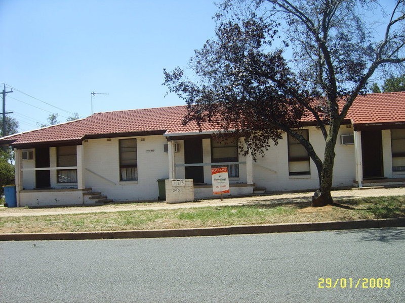 2/263 Bourke Street, Tolland NSW 2650