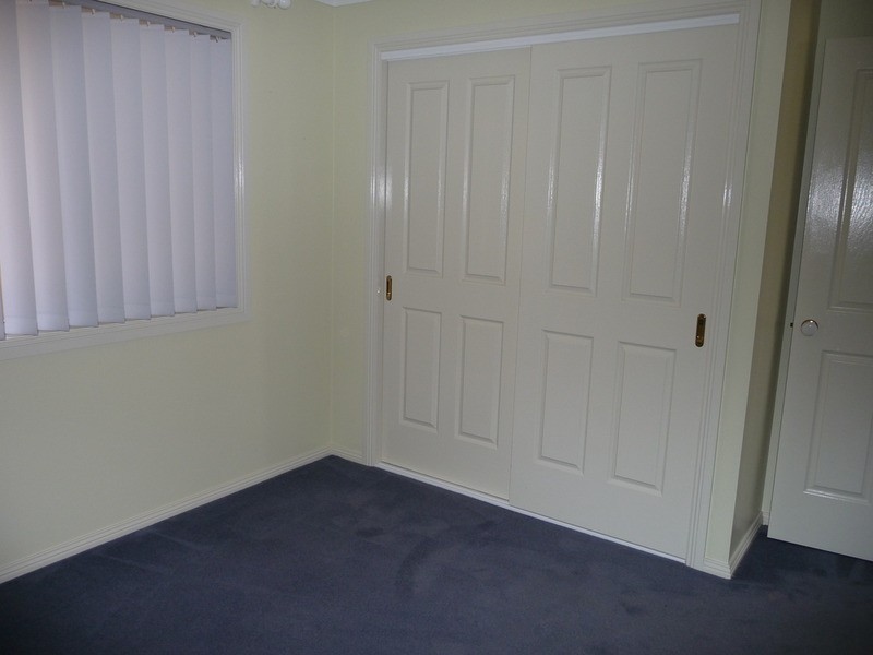 2/92 Yentoo Drive, Glenfield Park NSW 2650