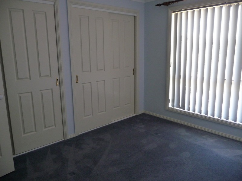 2/92 Yentoo Drive, Glenfield Park NSW 2650