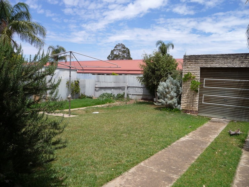 80 Tarcutta Street, Wagga Wagga NSW 2650