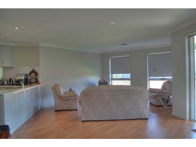 12 Atherton Crescent, Tatton NSW 2650