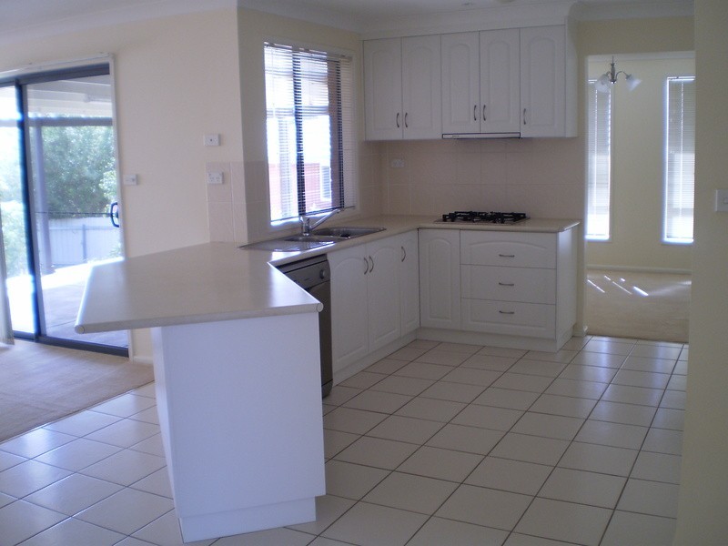 48 Avocet Drive, Estella NSW 2650