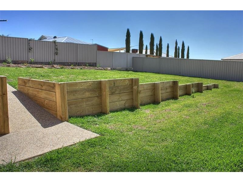 8 Bogong Crescent, Wagga Wagga NSW 2650