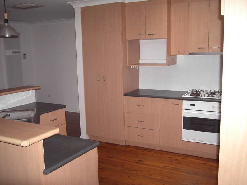 2 Galleon Place, Estella NSW 2650