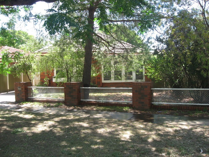 96 The Esplanade, Wagga Wagga NSW 2650