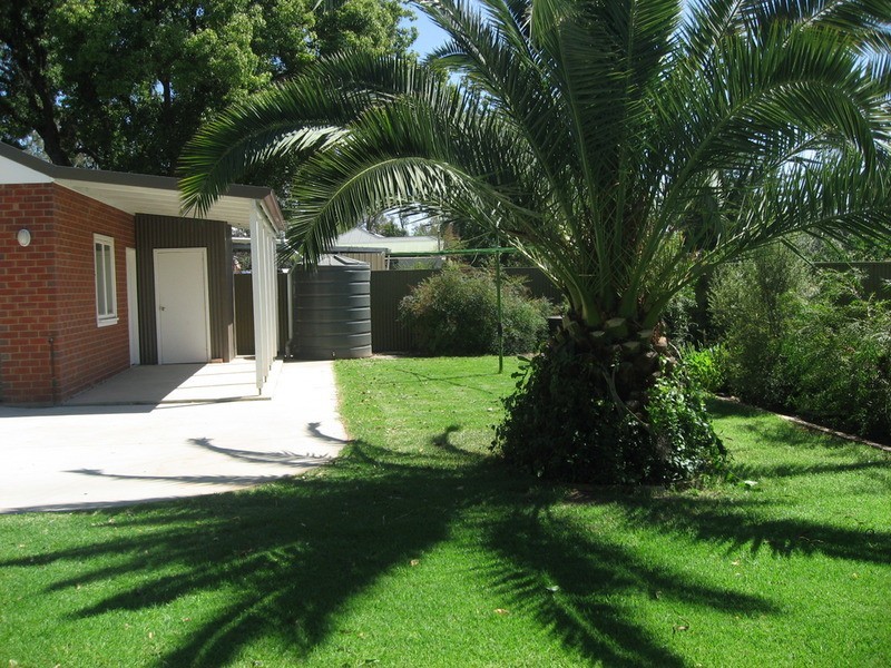 96 The Esplanade, Wagga Wagga NSW 2650