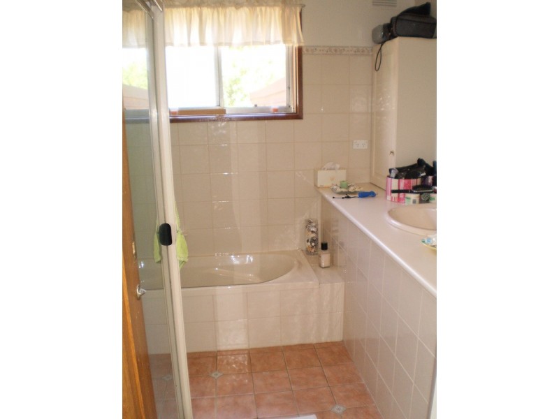 5 Falcon Place, Kooringal NSW 2650