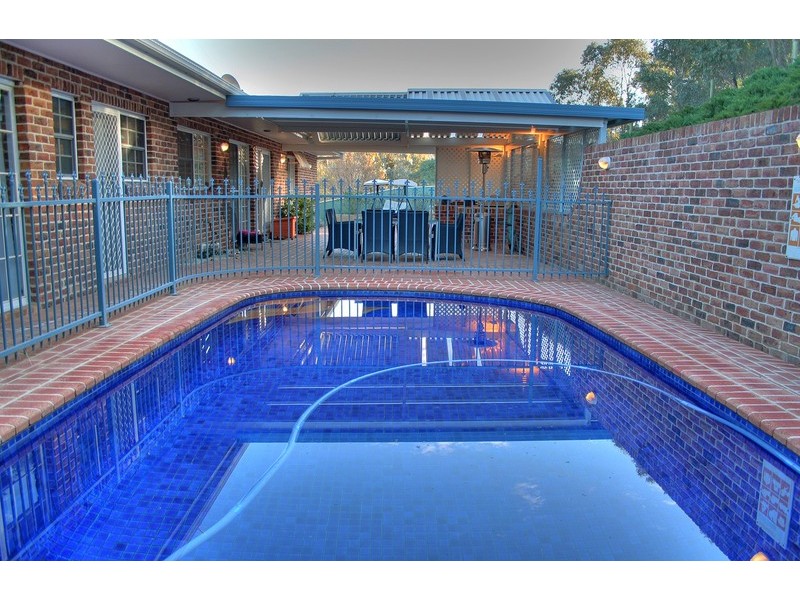 2 Loru Close, Tatton NSW 2650