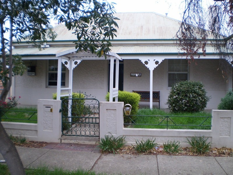 8 Sheppard Street, Wagga Wagga NSW 2650