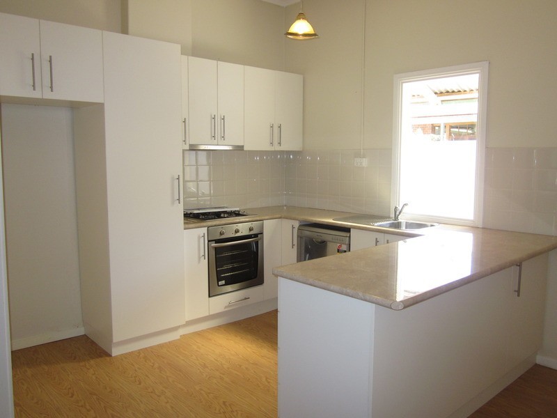 8 Sheppard Street, Wagga Wagga NSW 2650