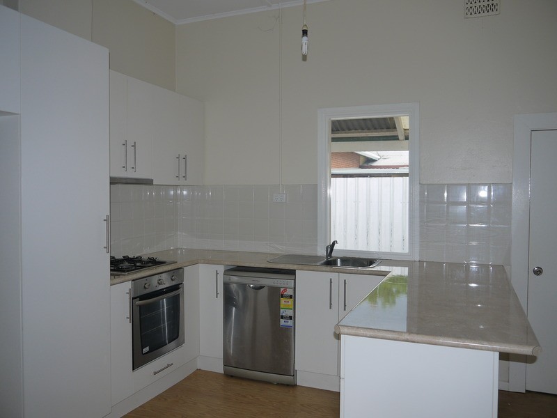 8 Sheppard Street, Wagga Wagga NSW 2650