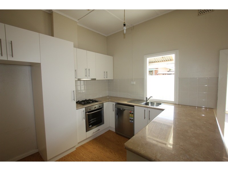 8 Sheppard Street, Wagga Wagga NSW 2650