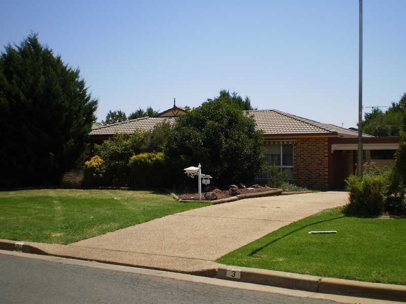 3 Eaton Street, Ashmont NSW 2650