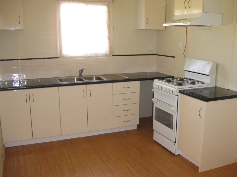 154 Macleay Street, Turvey Park NSW 2650