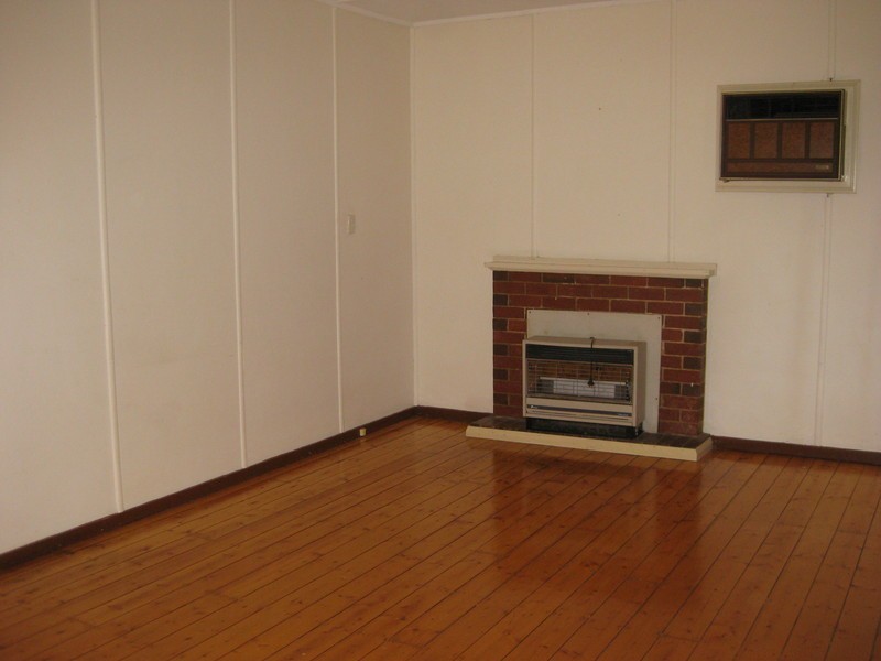 154 Macleay Street, Turvey Park NSW 2650