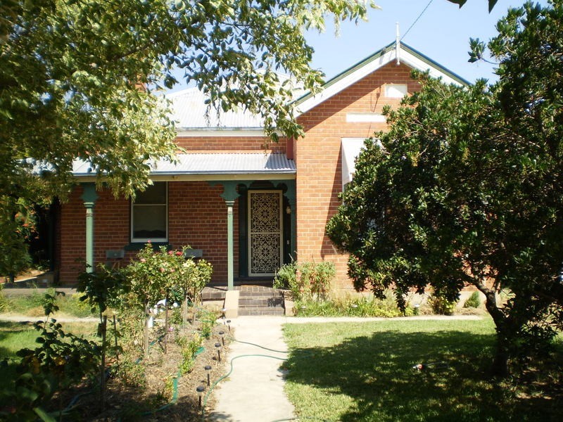 160 Kincaid Street, Wagga Wagga NSW 2650