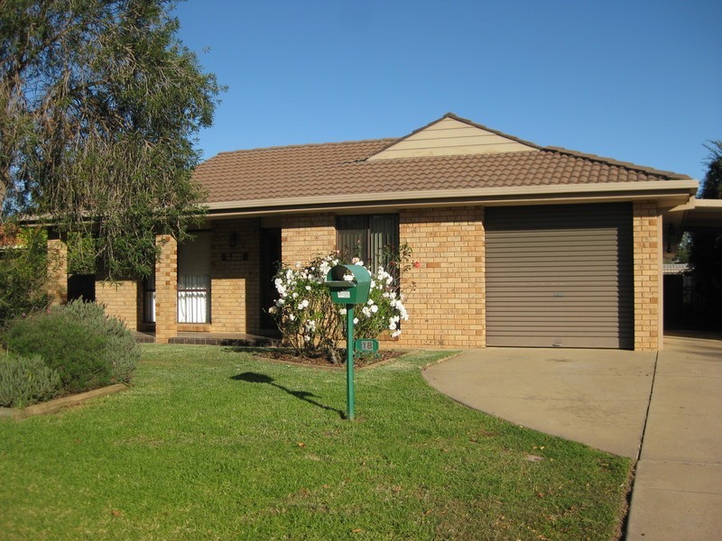 18 Incarnie Crescent, Wagga Wagga NSW 2650