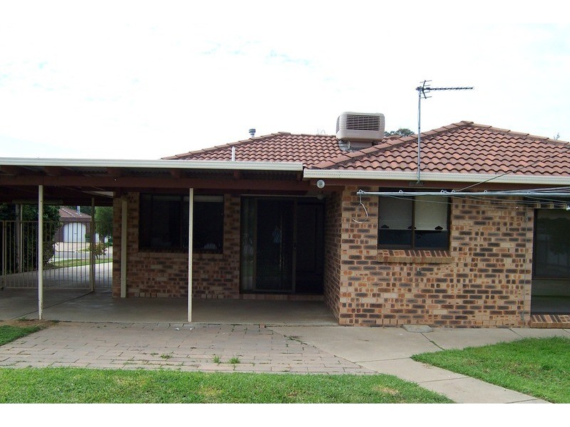 9 Incarnie Street, Wagga Wagga NSW 2650