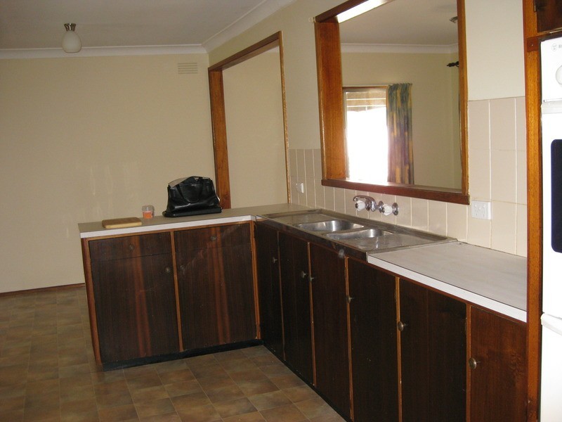 14 Cobb Street, Tolland NSW 2650