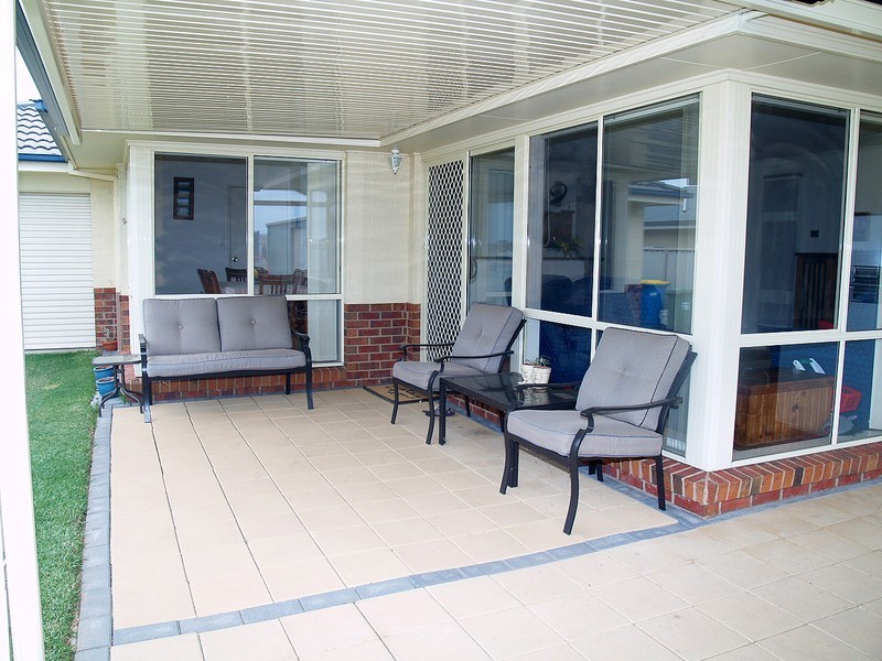 75 Yentoo Drive, Glenfield Park NSW 2650