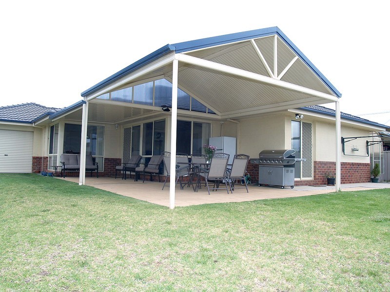 75 Yentoo Drive, Glenfield Park NSW 2650