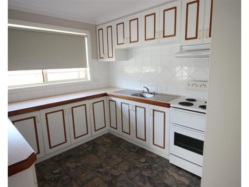 7/2 Kenneally Street, Kooringal NSW 2650