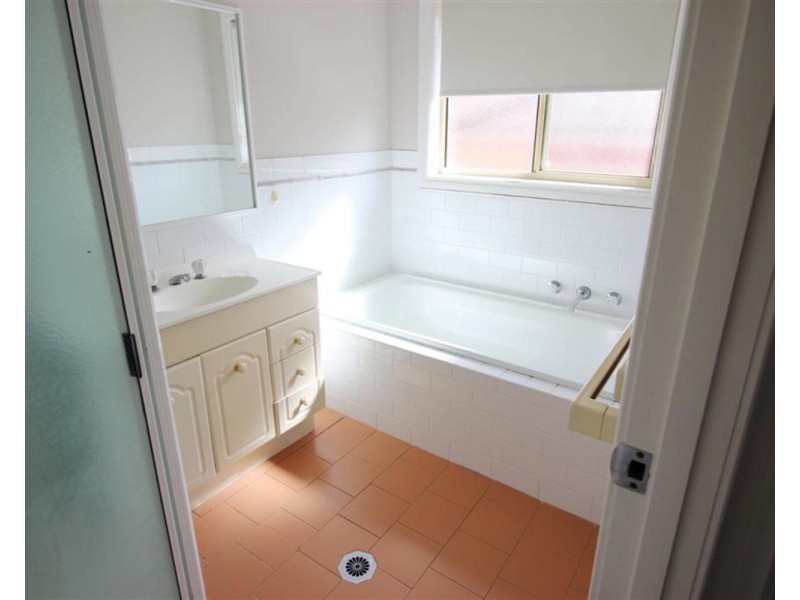 7/2 Kenneally Street, Kooringal NSW 2650