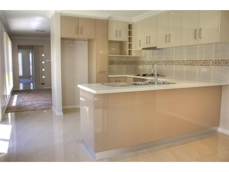 2/81 Atherton Place, Tatton NSW 2650