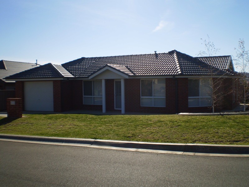 1/12 Illeura Road, Bourkelands NSW 2650