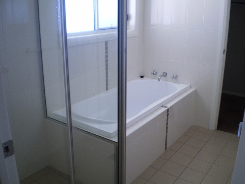 1/12 Illeura Road, Bourkelands NSW 2650