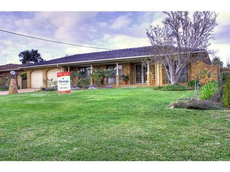 104 Dalkeith Avenue, Wagga Wagga NSW 2650