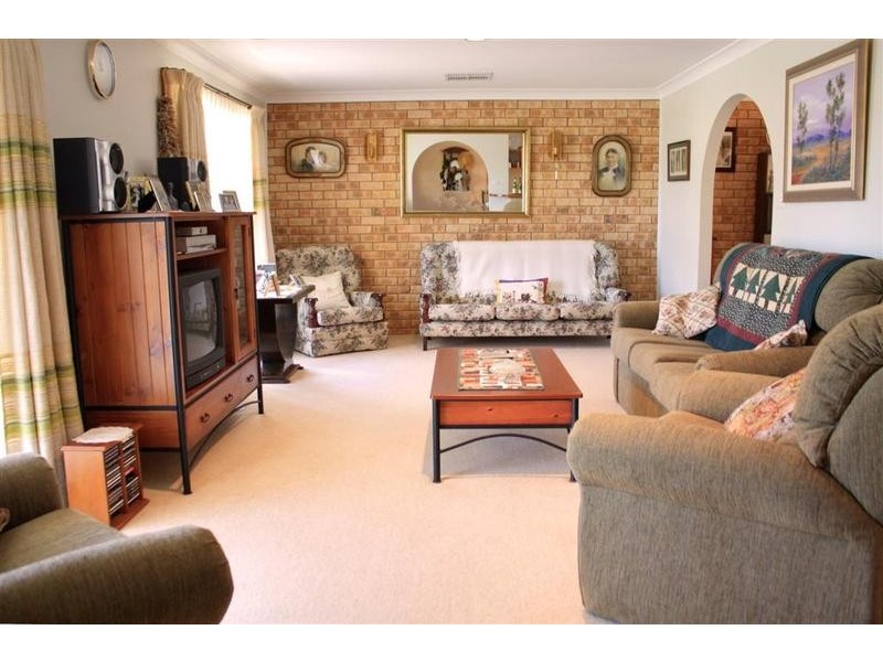 104 Dalkeith Avenue, Wagga Wagga NSW 2650